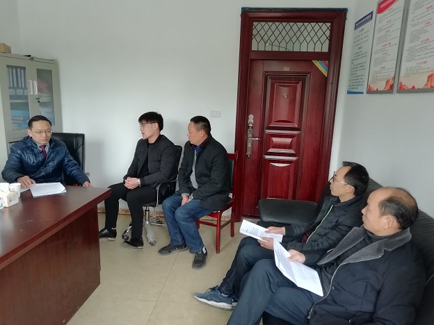王甫茂对村“两委”干部开展廉洁从政提醒谈话